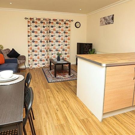 Surespring Apartment Erith Екстериор снимка